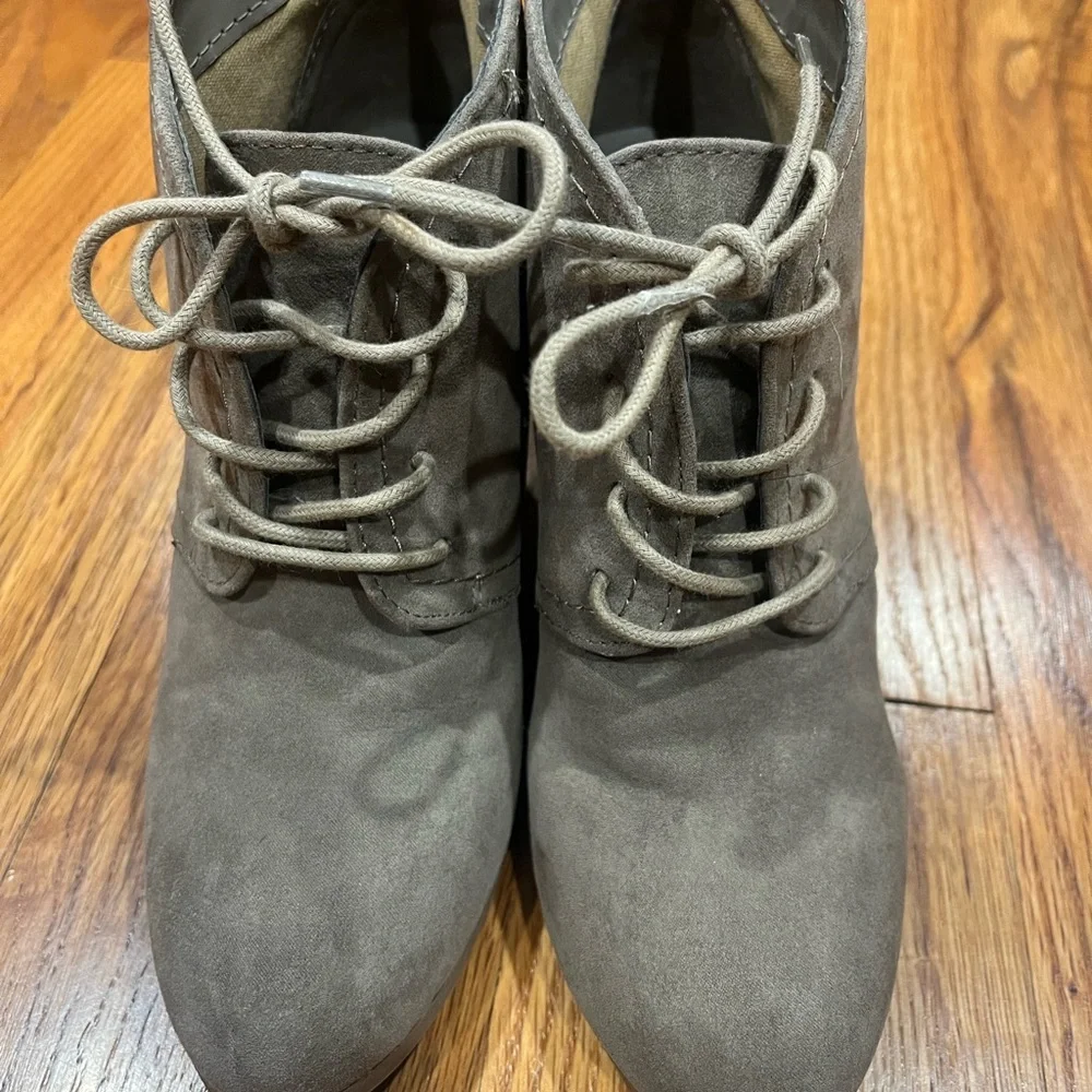 Women's Arizona Jeans Platfrom, Nude‎ shoes, Suede, Size 7